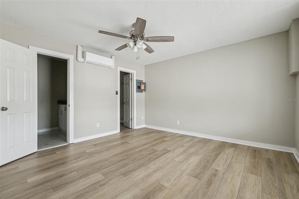 For Rent: $1,395 (1 beds, 1 baths, 615 Square Feet)