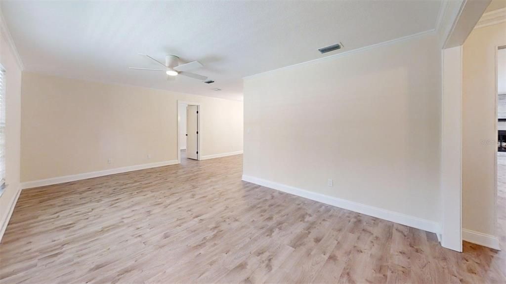 Active With Contract: $349,995 (3 beds, 2 baths, 2232 Square Feet)