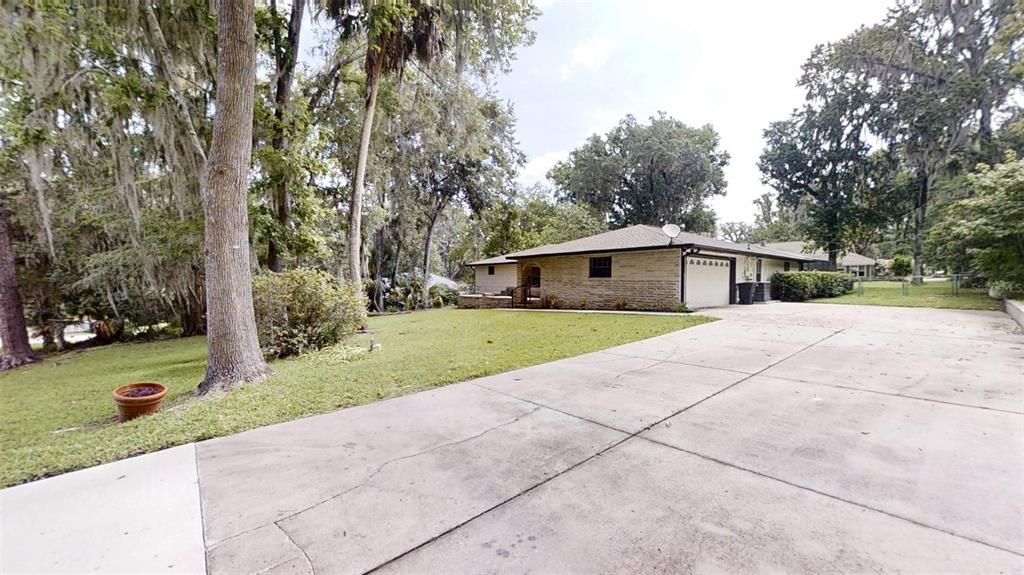 Active With Contract: $349,995 (3 beds, 2 baths, 2232 Square Feet)