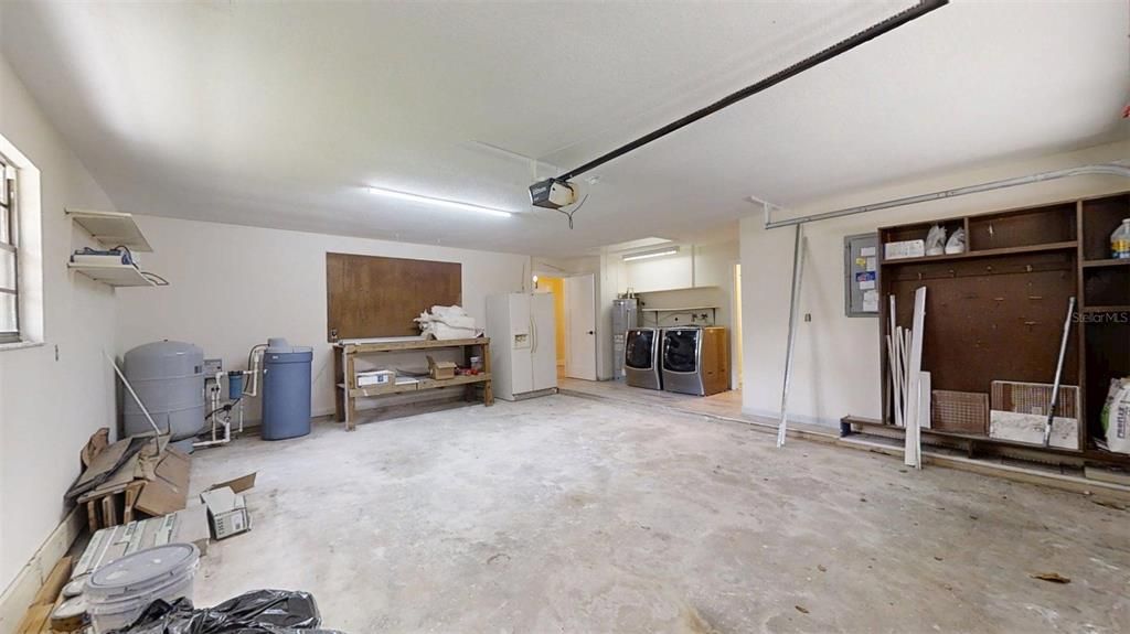 Active With Contract: $349,995 (3 beds, 2 baths, 2232 Square Feet)