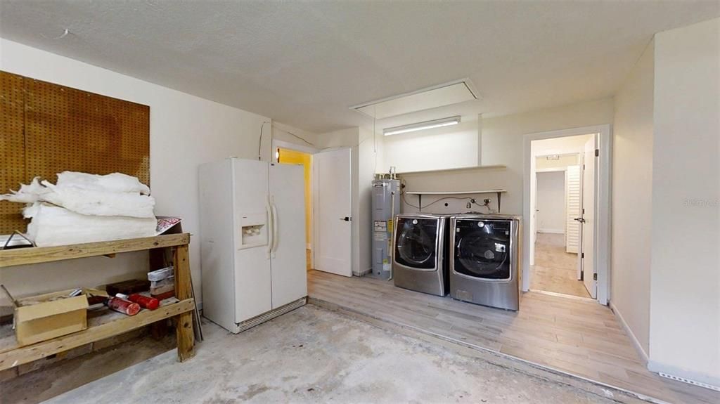 Active With Contract: $349,995 (3 beds, 2 baths, 2232 Square Feet)