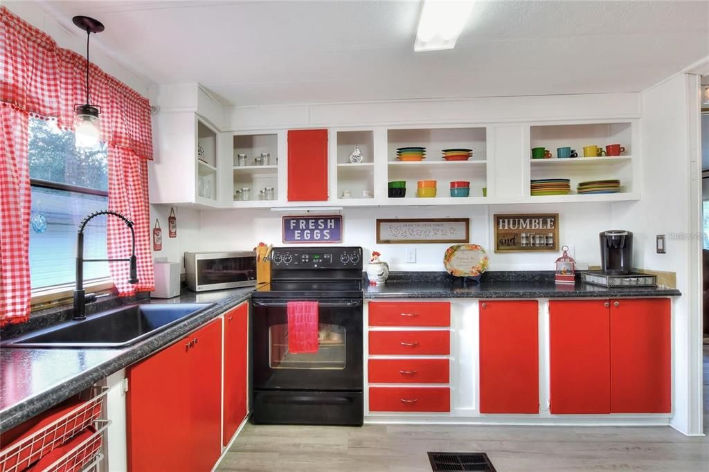 待售: $419,900 (3 贝兹, 2 浴室, 1800 平方英尺)