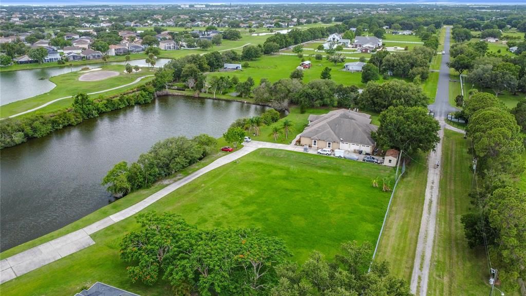 На продажу: $224,000 (0.64 acres)