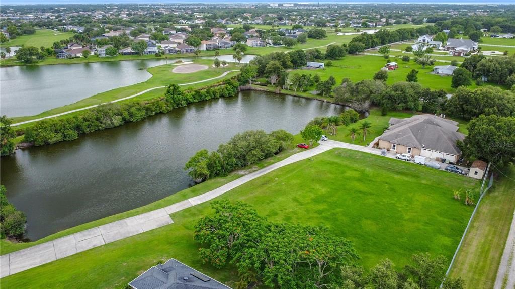 На продажу: $224,000 (0.64 acres)