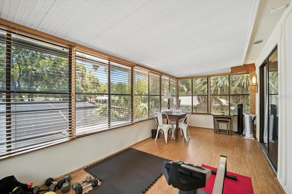 待售: $699,000 (3 贝兹, 2 浴室, 2130 平方英尺)