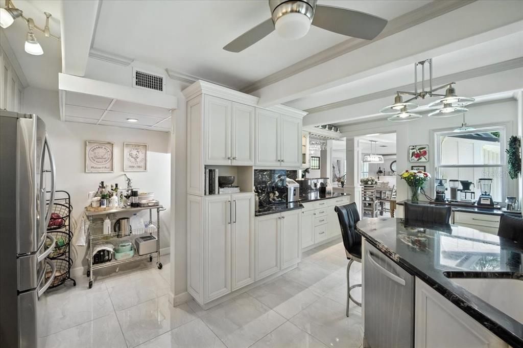 待售: $699,000 (3 贝兹, 2 浴室, 2130 平方英尺)