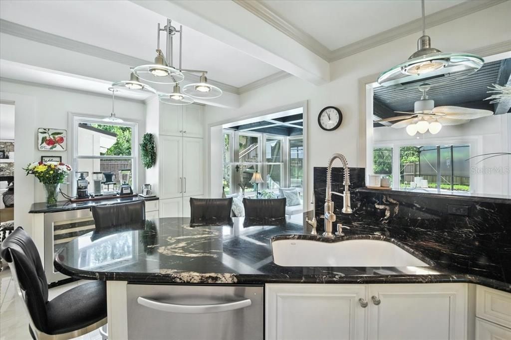 待售: $699,000 (3 贝兹, 2 浴室, 2130 平方英尺)