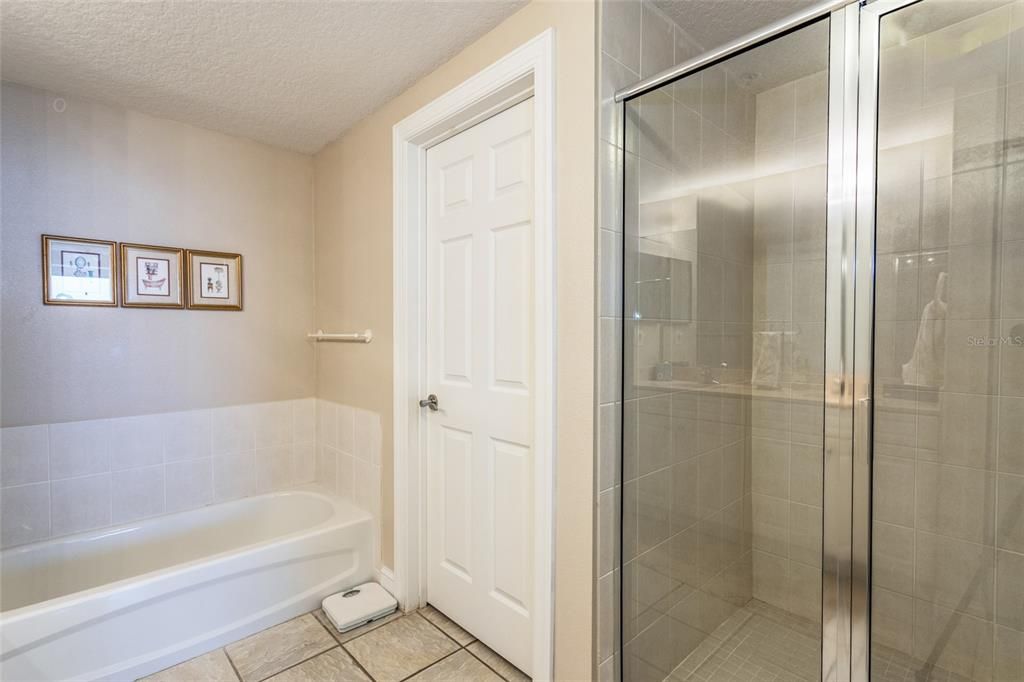 For Rent: $3,300 (3 beds, 2 baths, 1640 Square Feet)