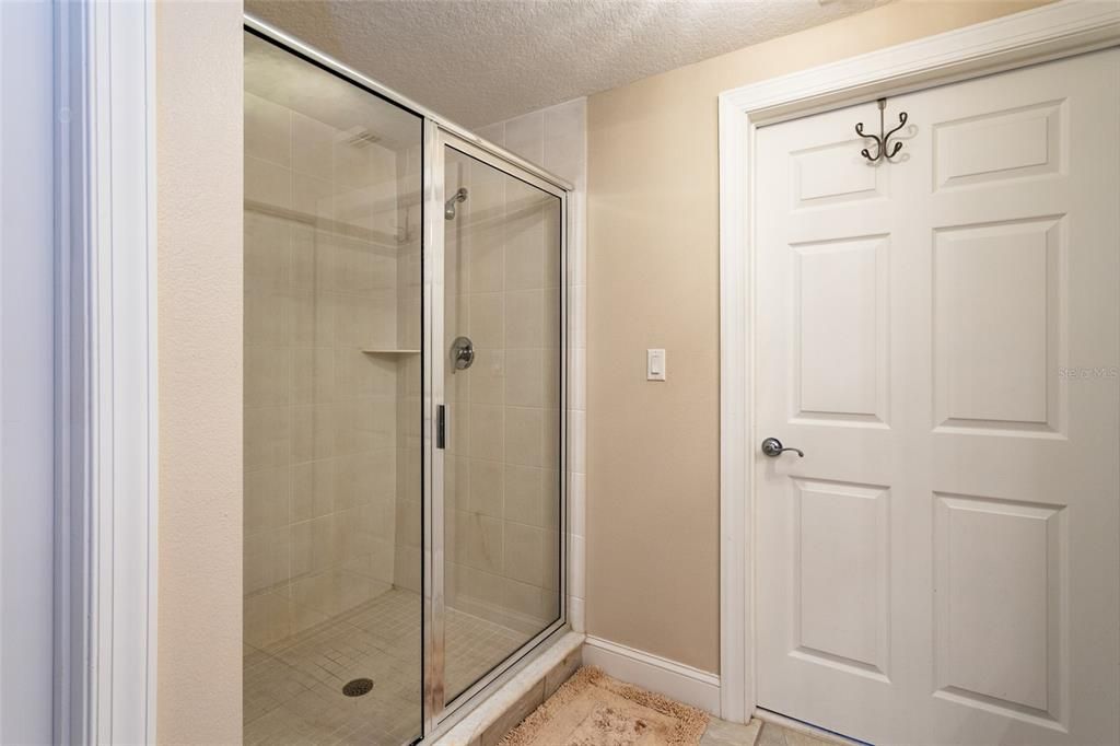 For Rent: $3,300 (3 beds, 2 baths, 1640 Square Feet)