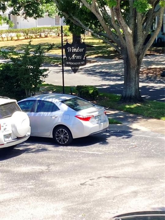 For Sale: $152,500 (2 beds, 1 baths, 748 Square Feet)