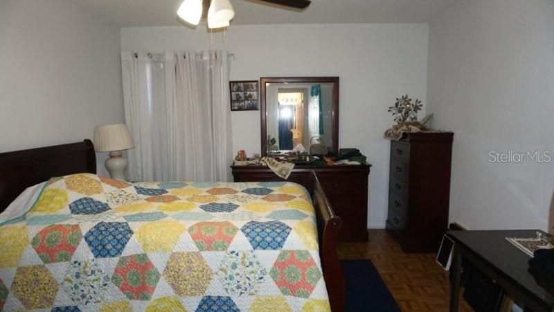 待售: $95,000 (1 贝兹, 1 浴室, 778 平方英尺)