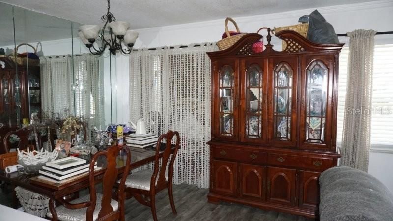 待售: $95,000 (1 贝兹, 1 浴室, 778 平方英尺)