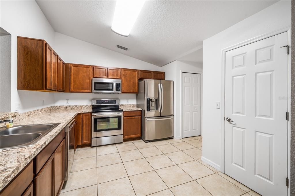 For Sale: $1,229,900 (4 beds, 3 baths, 4015 Square Feet)