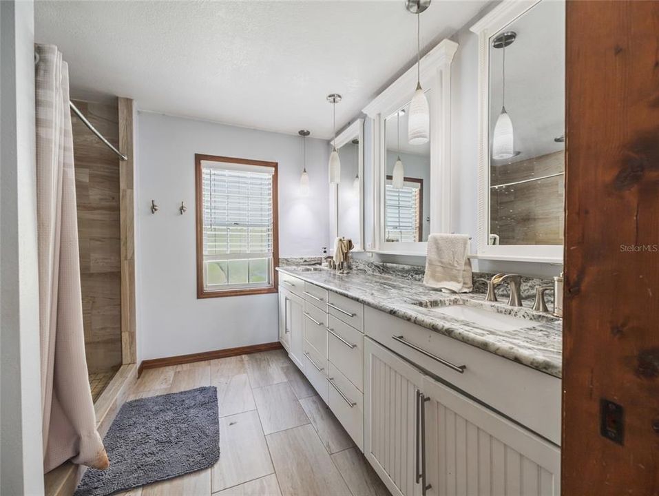 待售: $1,199,000 (4 贝兹, 2 浴室, 2612 平方英尺)