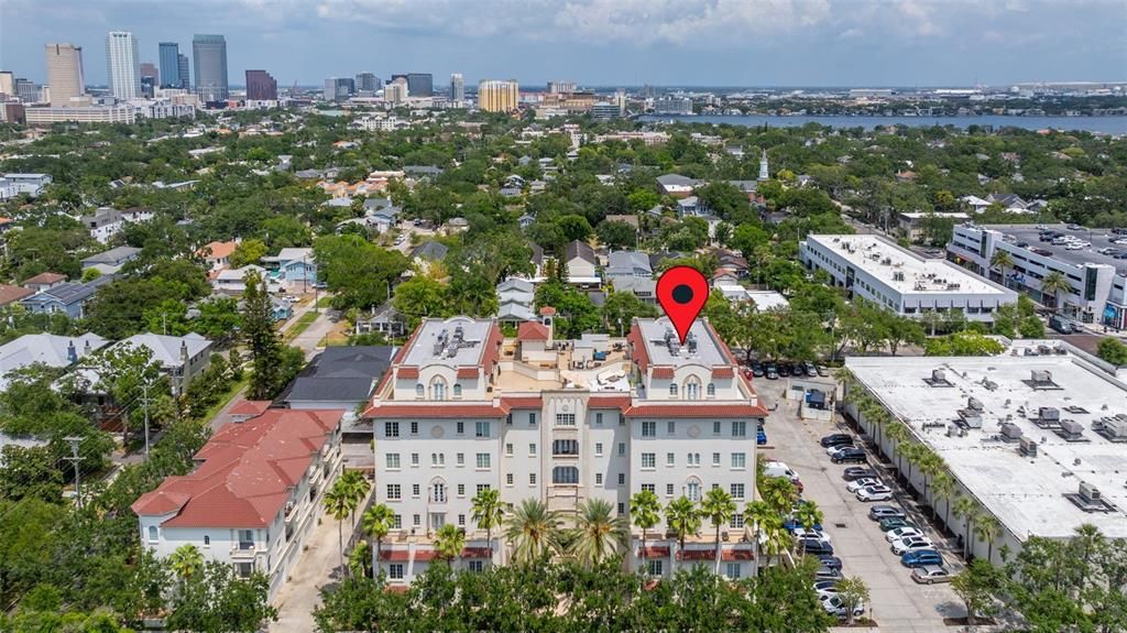 Active With Contract: $2,350,000 (4 beds, 3 baths, 3273 Square Feet)