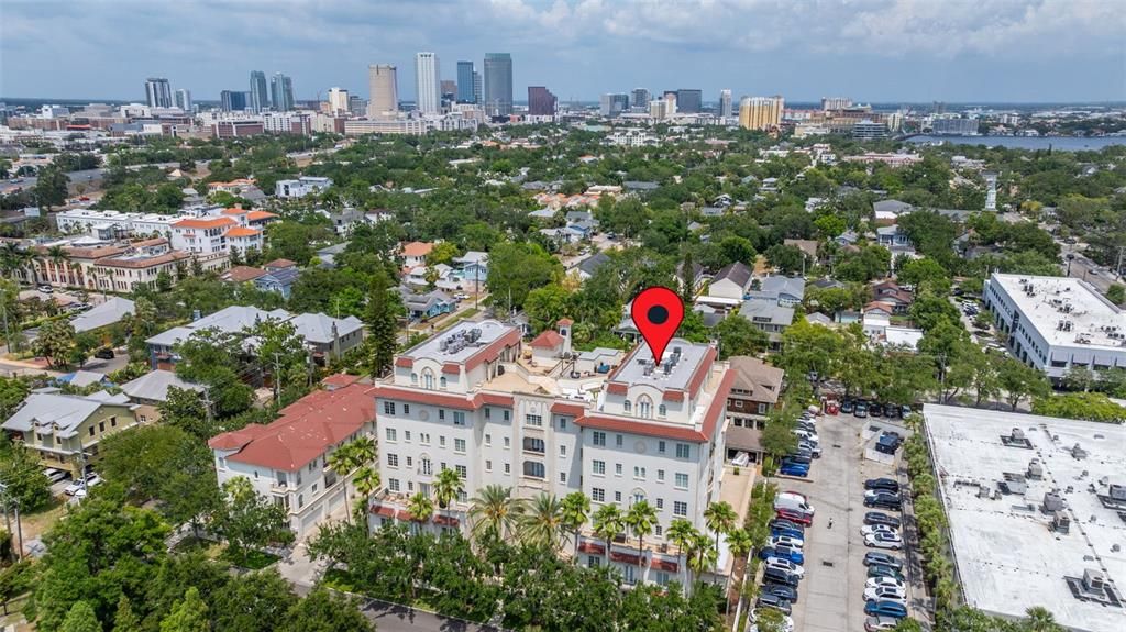 Active With Contract: $2,350,000 (4 beds, 3 baths, 3273 Square Feet)