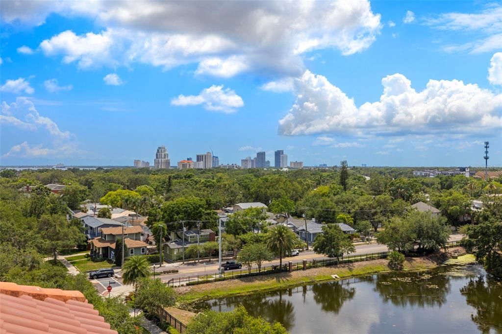 Active With Contract: $2,350,000 (4 beds, 3 baths, 3273 Square Feet)