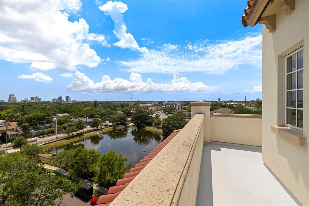 Active With Contract: $2,350,000 (4 beds, 3 baths, 3273 Square Feet)