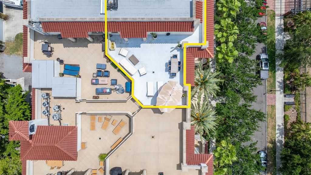 Active With Contract: $2,350,000 (4 beds, 3 baths, 3273 Square Feet)