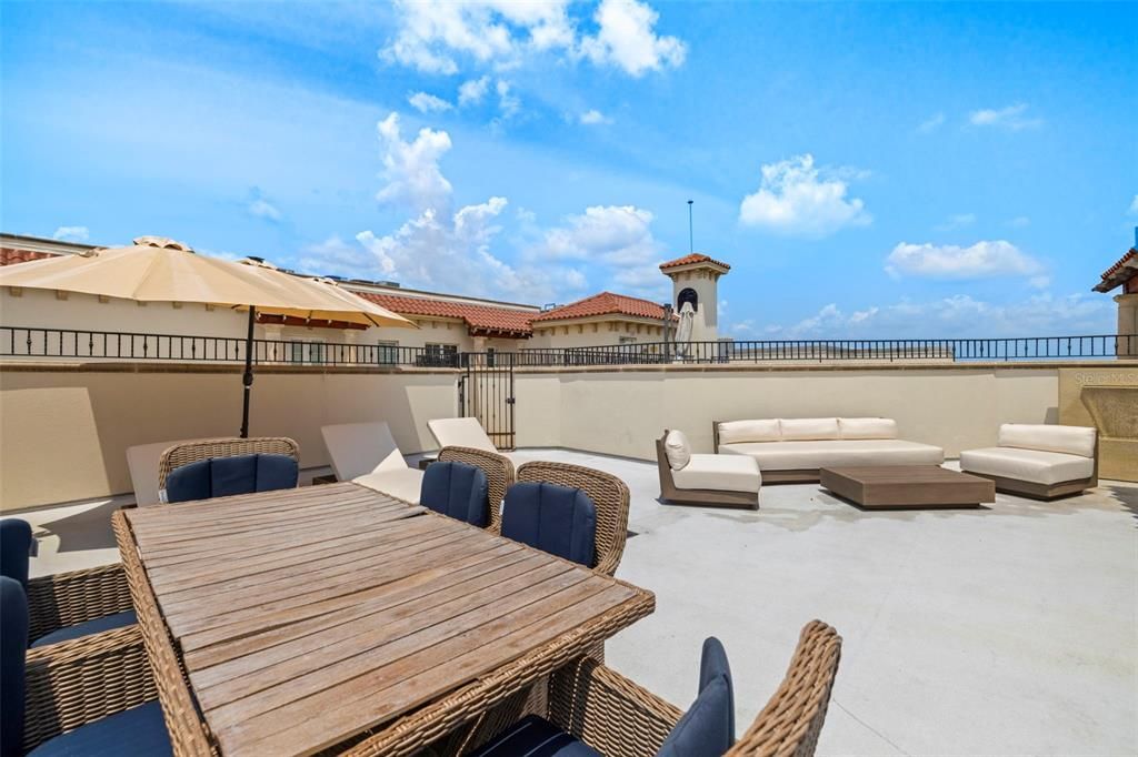 Active With Contract: $2,350,000 (4 beds, 3 baths, 3273 Square Feet)