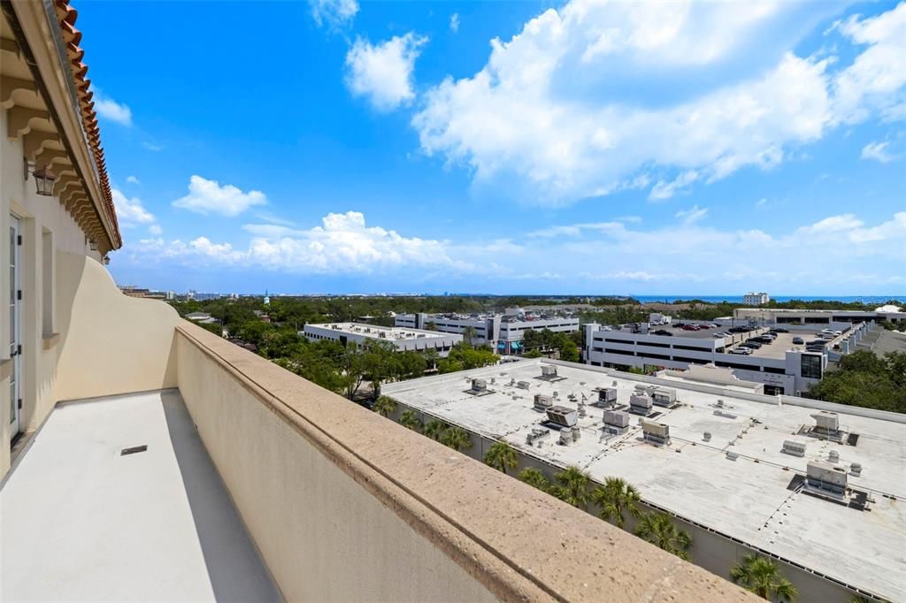 Active With Contract: $2,350,000 (4 beds, 3 baths, 3273 Square Feet)