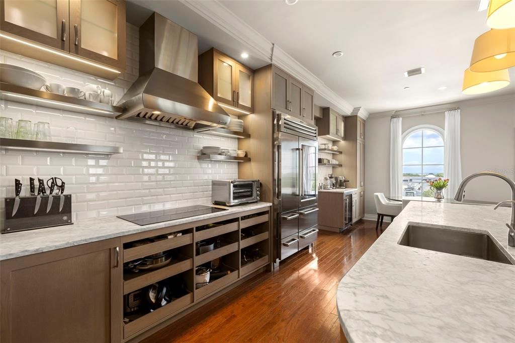 Active With Contract: $2,350,000 (4 beds, 3 baths, 3273 Square Feet)