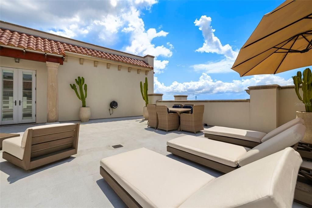 Active With Contract: $2,350,000 (4 beds, 3 baths, 3273 Square Feet)