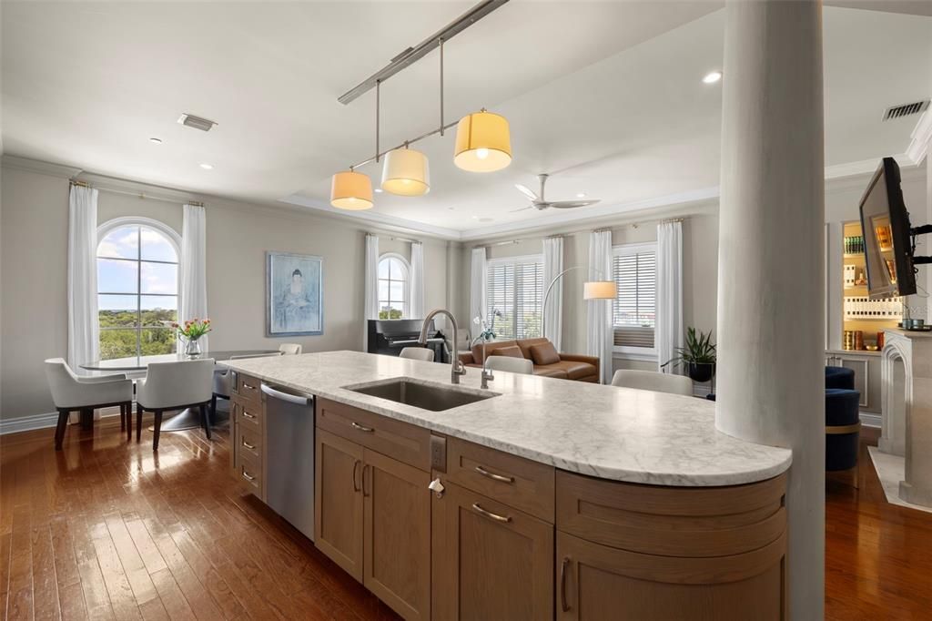 Active With Contract: $2,350,000 (4 beds, 3 baths, 3273 Square Feet)