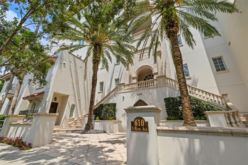 Active With Contract: $2,350,000 (4 beds, 3 baths, 3273 Square Feet)