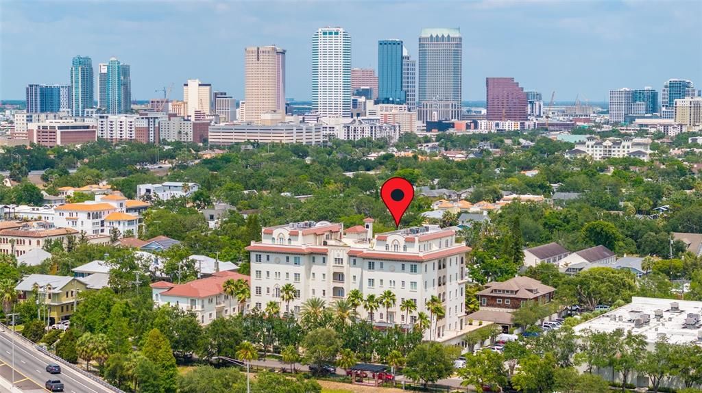 Active With Contract: $2,350,000 (4 beds, 3 baths, 3273 Square Feet)