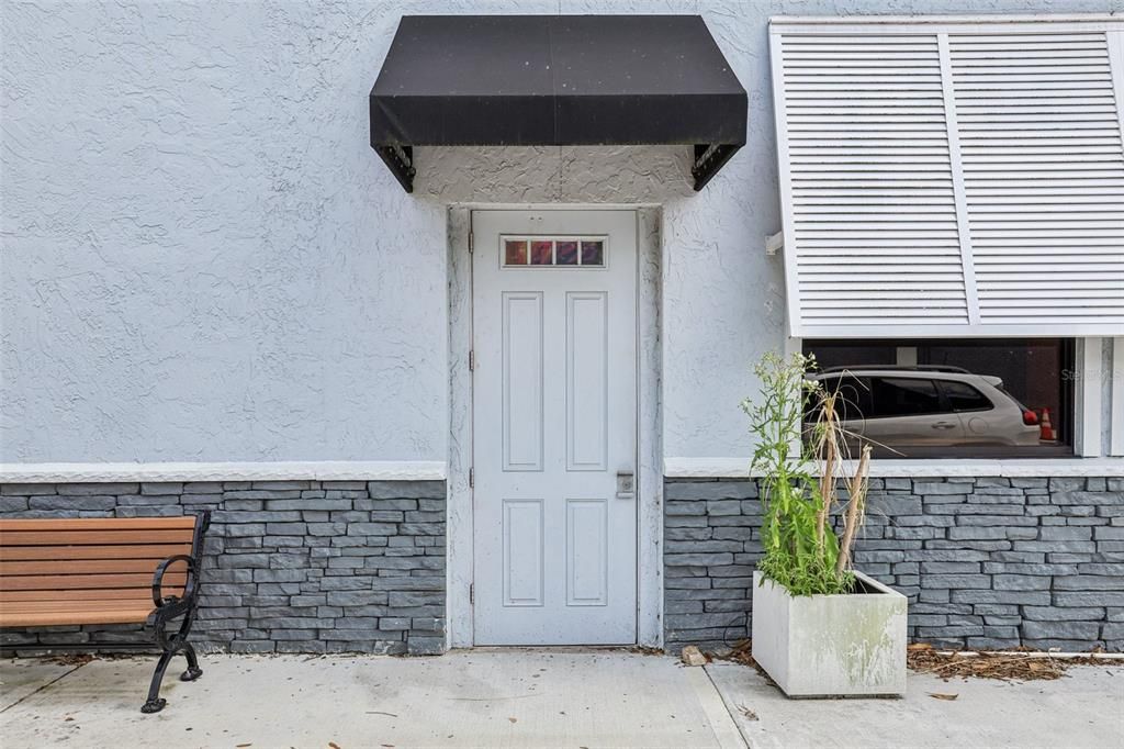 For Rent: $1,525 (1 beds, 1 baths, 615 Square Feet)