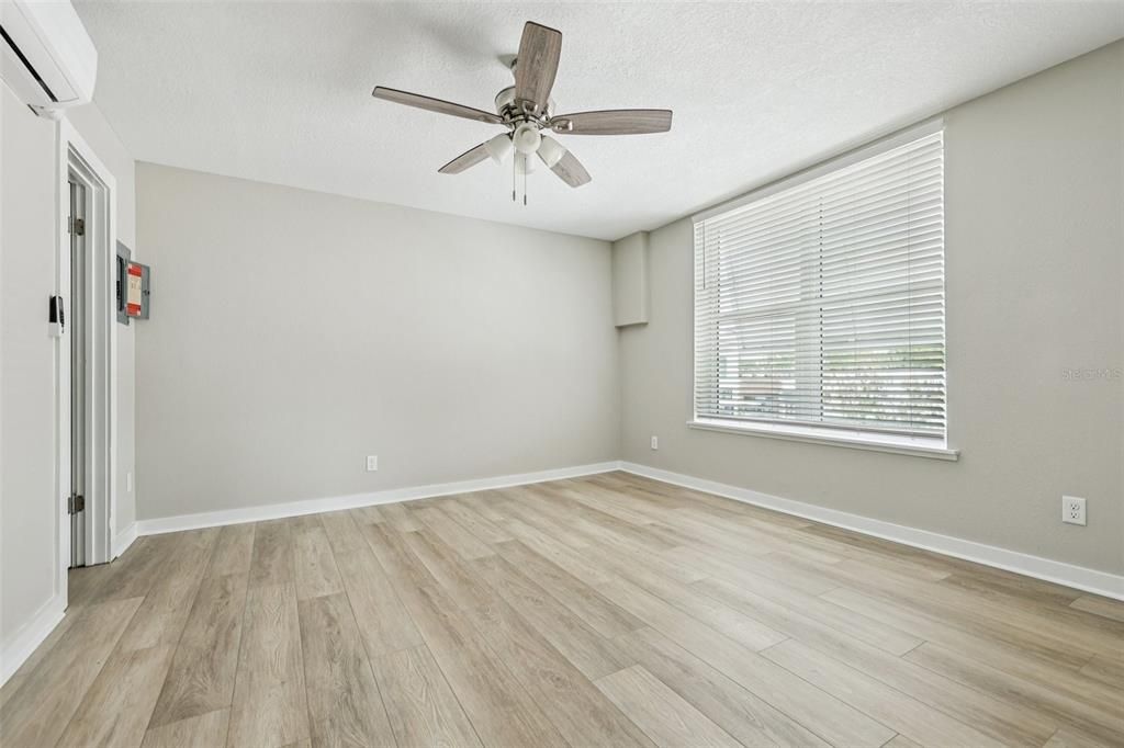 For Rent: $1,525 (1 beds, 1 baths, 615 Square Feet)