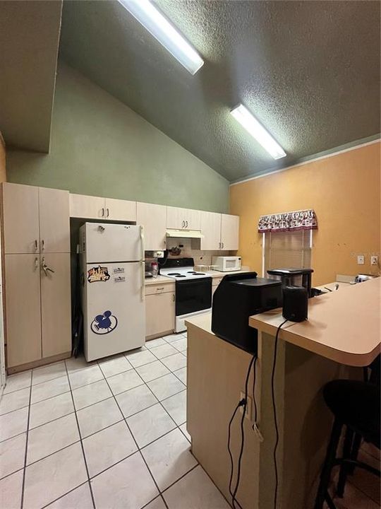 Active With Contract: $222,000 (3 beds, 2 baths, 1174 Square Feet)