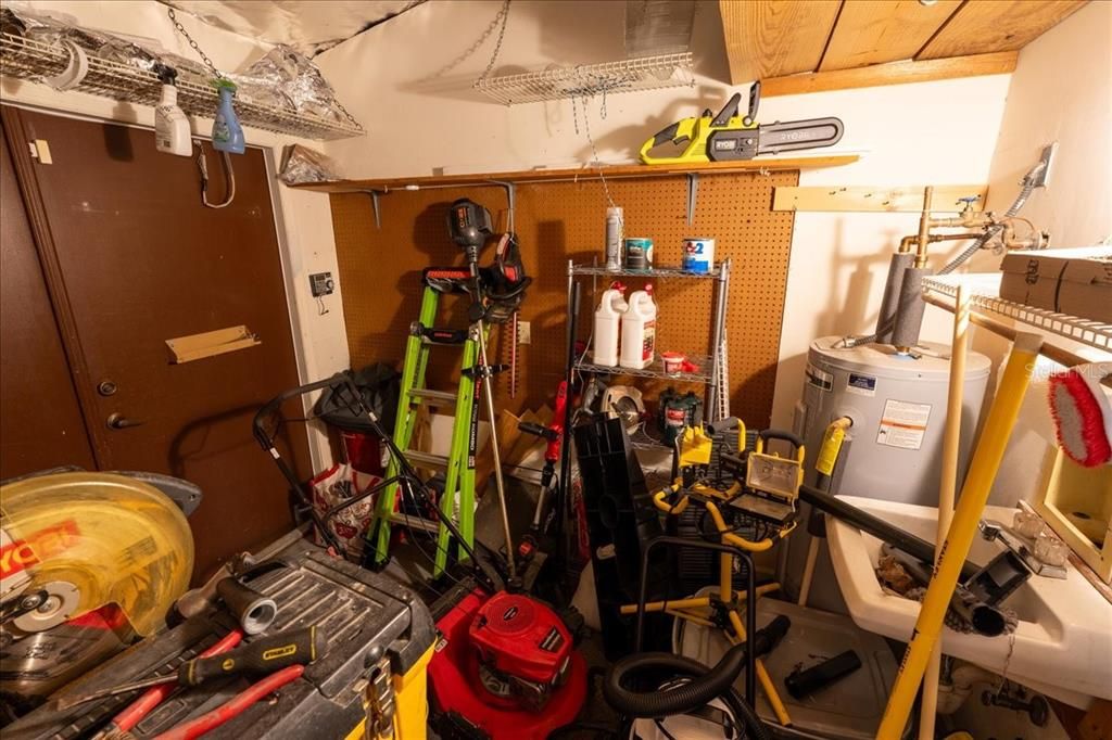 待售: $185,000 (2 贝兹, 2 浴室, 1160 平方英尺)