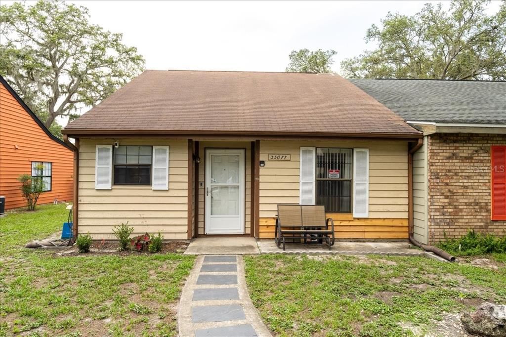 待售: $185,000 (2 贝兹, 2 浴室, 1160 平方英尺)