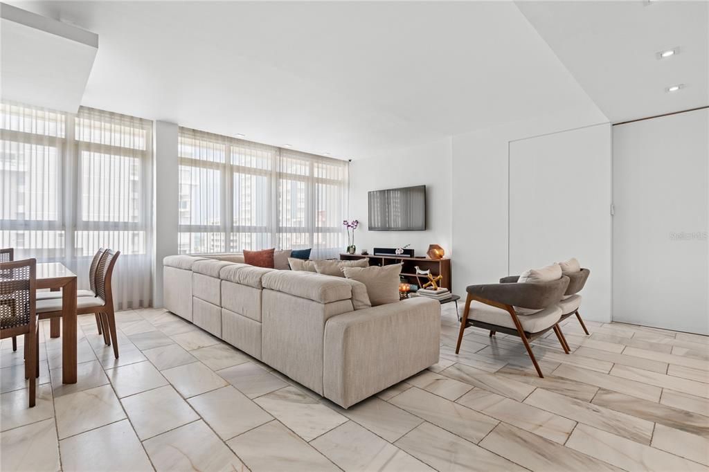 Под контрактом: $995,000 (4 спален, 4 ванн, 1998 Квадратных фут)