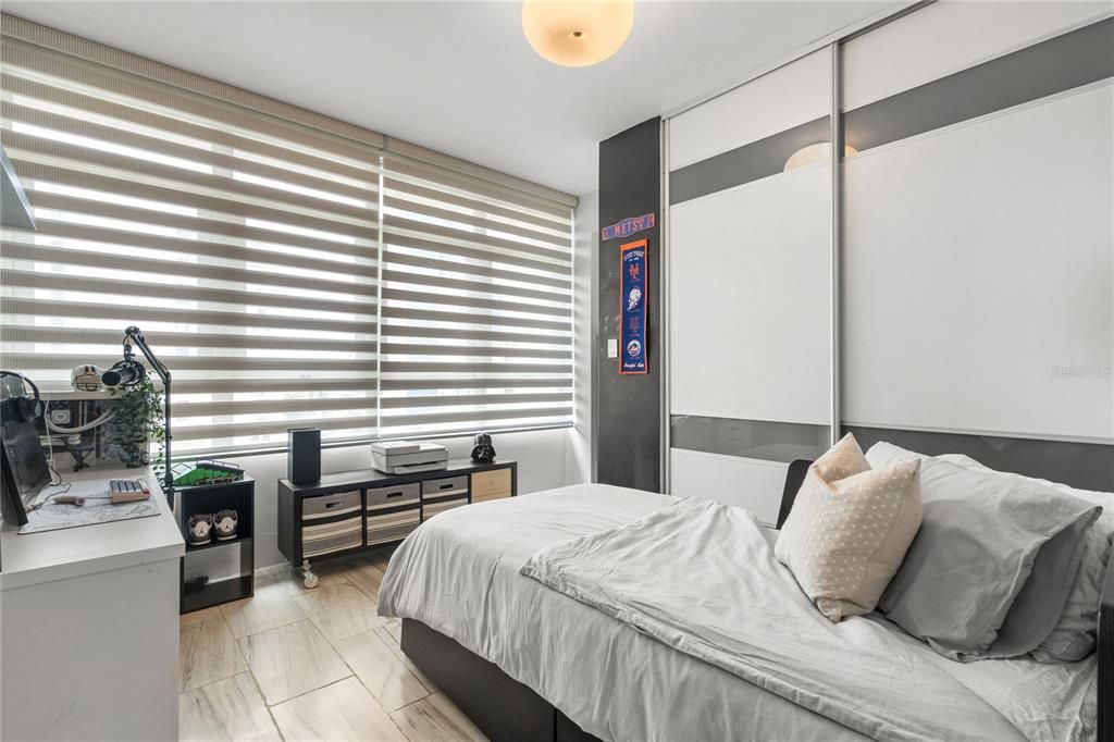 Под контрактом: $995,000 (4 спален, 4 ванн, 1998 Квадратных фут)