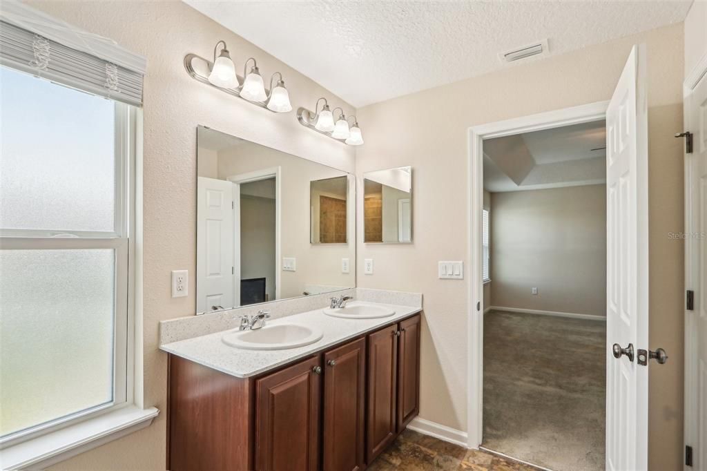 На продажу: $415,000 (3 спален, 2 ванн, 2086 Квадратных фут)