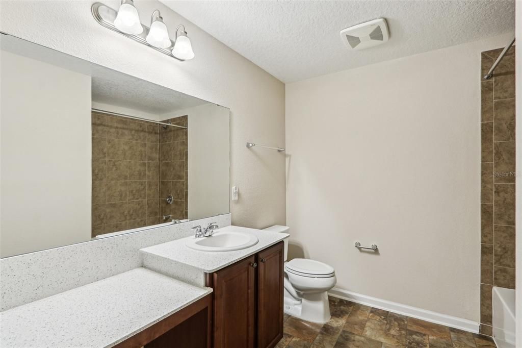 На продажу: $415,000 (3 спален, 2 ванн, 2086 Квадратных фут)