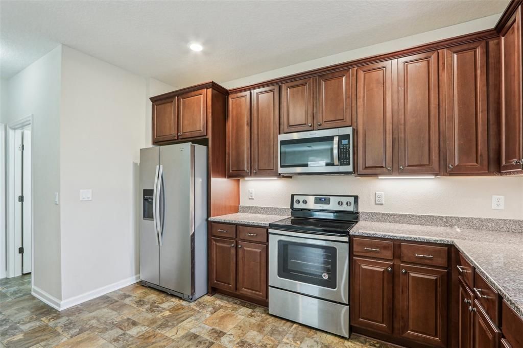 На продажу: $415,000 (3 спален, 2 ванн, 2086 Квадратных фут)