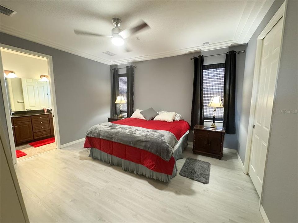 На продажу: $285,900 (2 спален, 2 ванн, 1525 Квадратных фут)