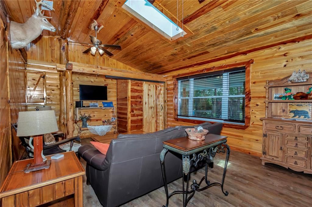 En Venta: $257,000 (1 camas, 1 baños, 1056 Pies cuadrados)