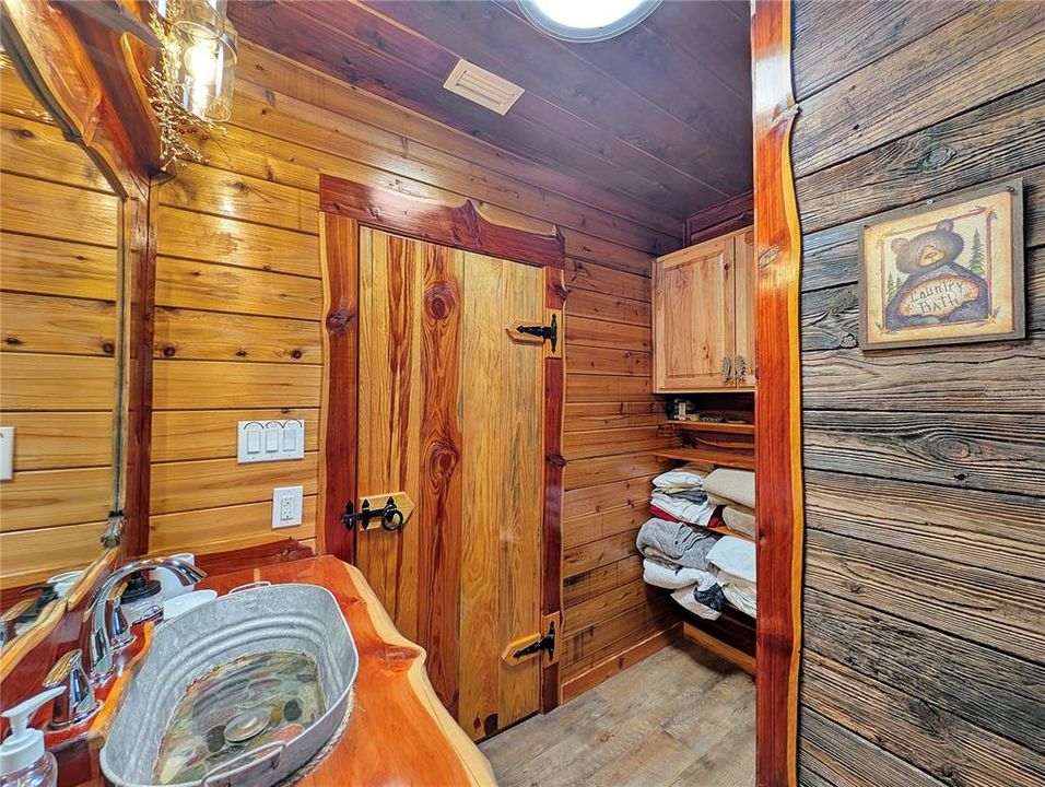 En Venta: $257,000 (1 camas, 1 baños, 1056 Pies cuadrados)