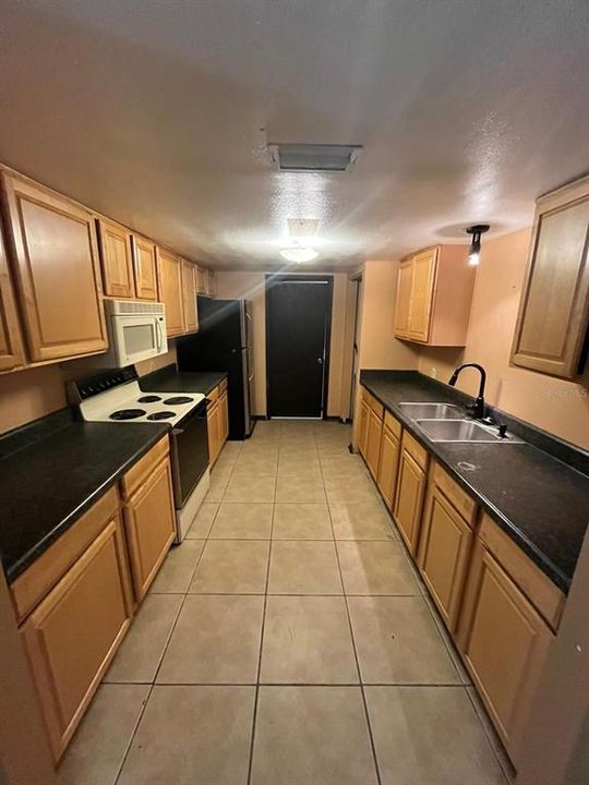 For Sale: $248,000 (3 beds, 2 baths, 1215 Square Feet)