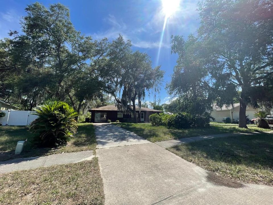 For Sale: $248,000 (3 beds, 2 baths, 1215 Square Feet)