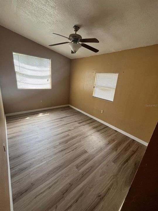 For Sale: $248,000 (3 beds, 2 baths, 1215 Square Feet)