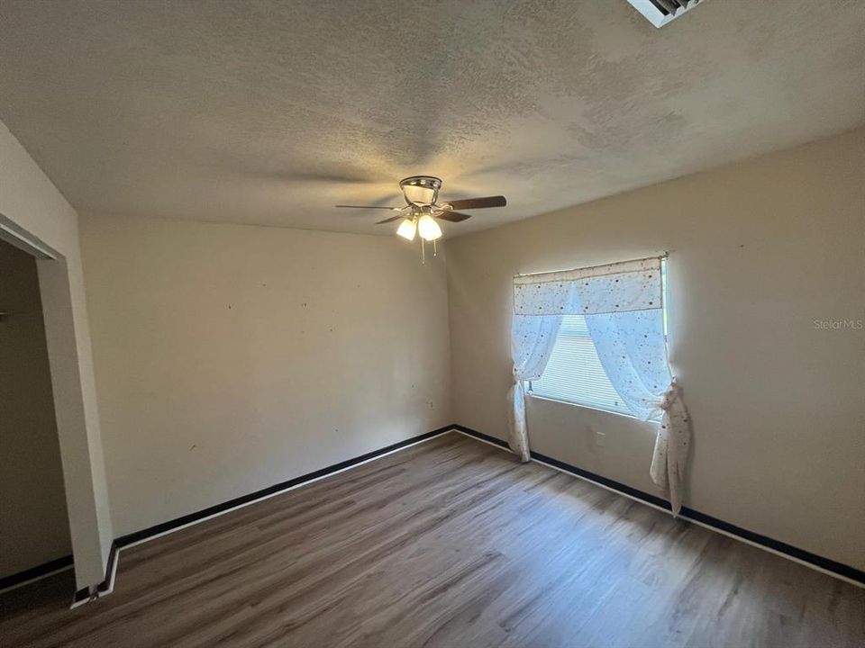 For Sale: $248,000 (3 beds, 2 baths, 1215 Square Feet)