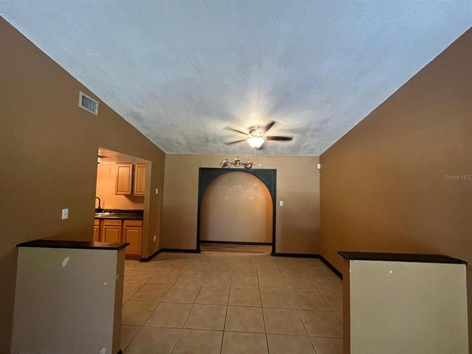 For Sale: $248,000 (3 beds, 2 baths, 1215 Square Feet)