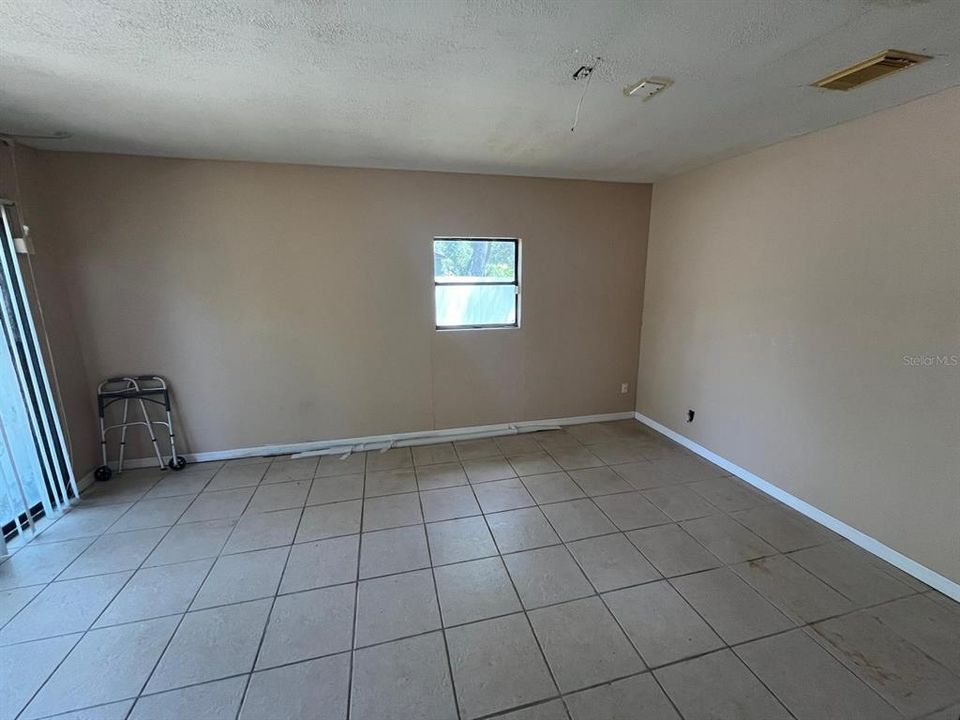 For Sale: $248,000 (3 beds, 2 baths, 1215 Square Feet)