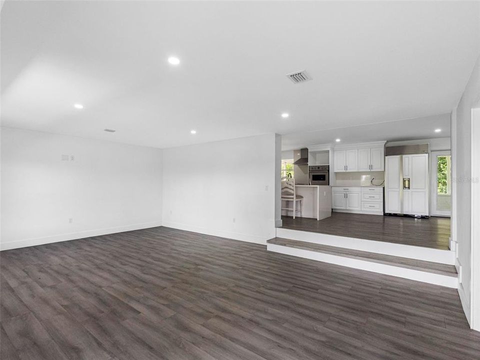 En Venta: $1,000,000 (6 camas, 4 baños, 4544 Pies cuadrados)